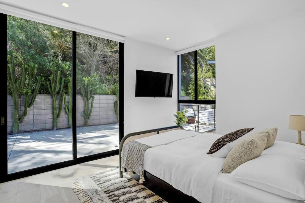 Casa de férias Experience Eco-luxury At Its Finest - Centrally Located Clea House In San Diego!