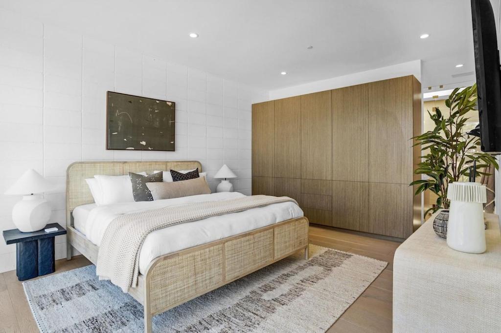 Experience Eco-luxury At Its Finest - Centrally Located Clea House In San Diego!