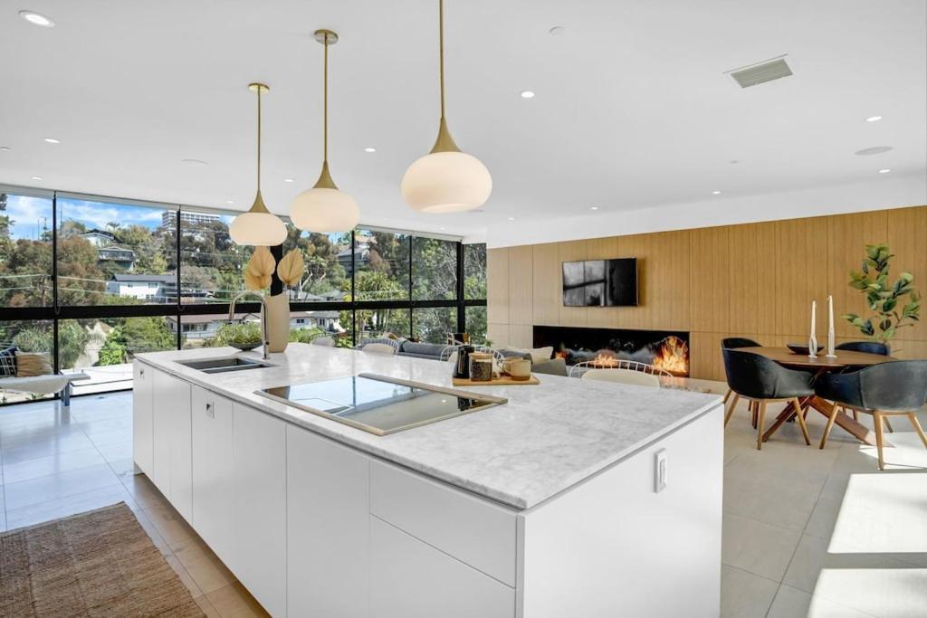 Experience Eco-luxury At Its Finest - Centrally Located Clea House In San Diego! *
